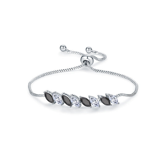 Adjustable Bracelet with Diamonds and Zirconia: Sophistication Meets Simplicity